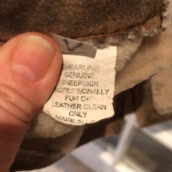 Shearling jacket with fur collar and cuffs. - Picture 6 of 6